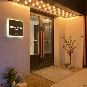 Hotel Less, Seúl