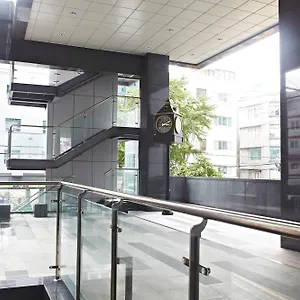 Hotel Rainbow Myeongdong, Seúl